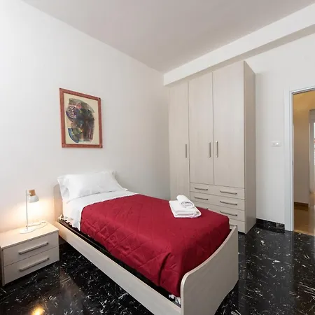 Housmart Cimabue 1 Lägenhet Bologna