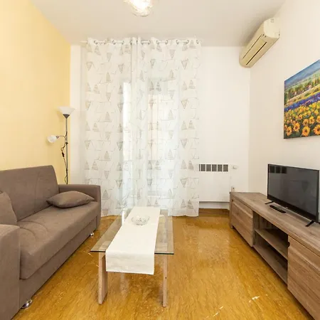 Housmart Cimabue 1 Apartment Bologna