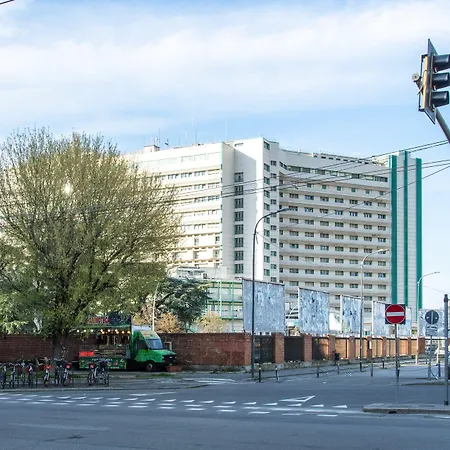 Housmart Cimabue 1 Apartament *